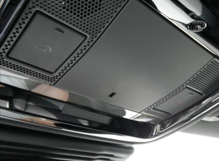 Land Rover - Range Rover Velar