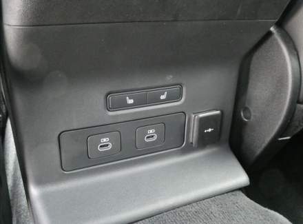 Land Rover - Range Rover Velar