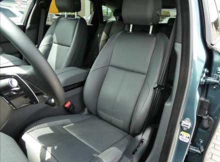 Land Rover - Range Rover Velar