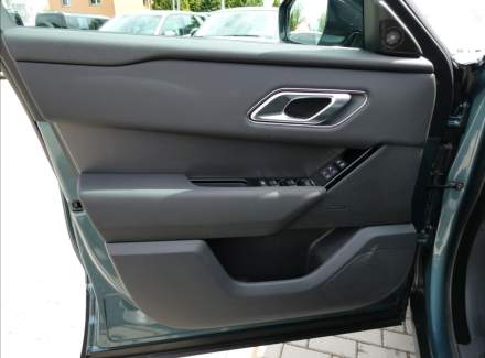 Land Rover - Range Rover Velar