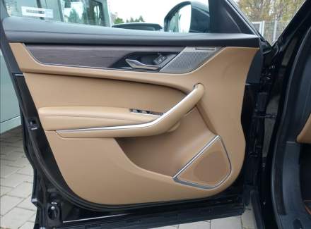 Jaguar - F-Pace