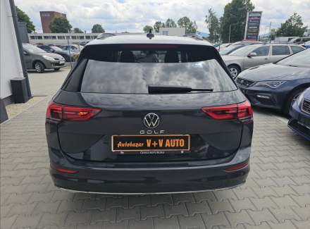 Volkswagen - Golf