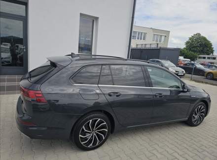 Volkswagen - Golf