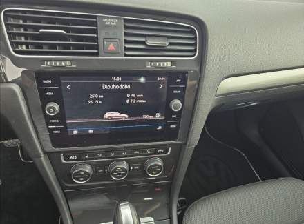 Volkswagen - Golf
