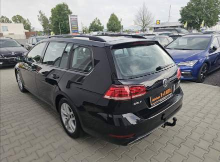 Volkswagen - Golf