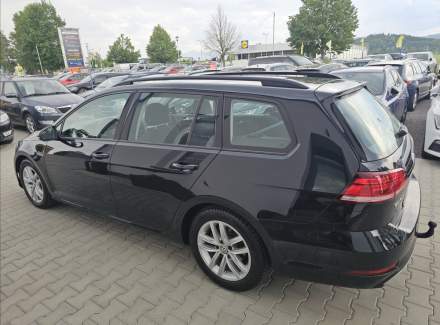 Volkswagen - Golf