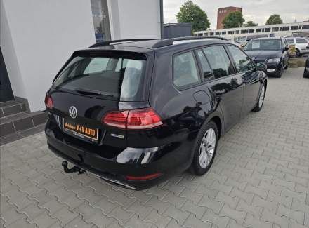 Volkswagen - Golf