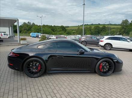 Porsche - 911