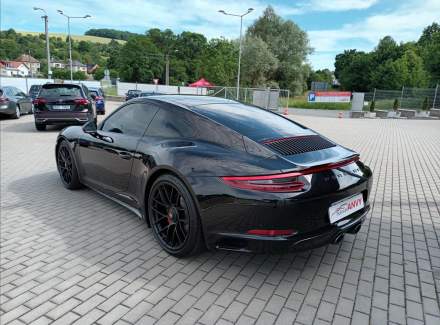 Porsche - 911