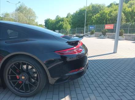 Porsche - 911