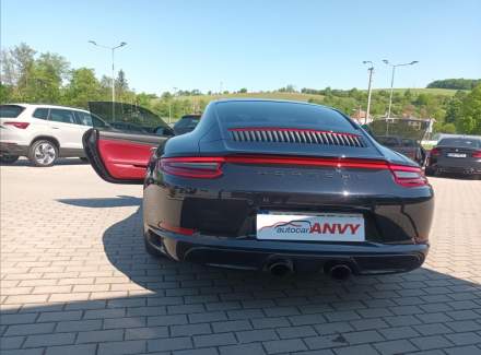 Porsche - 911