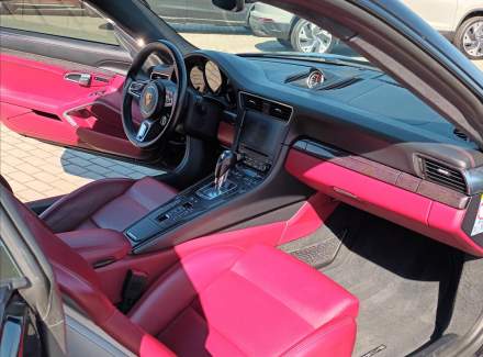 Porsche - 911