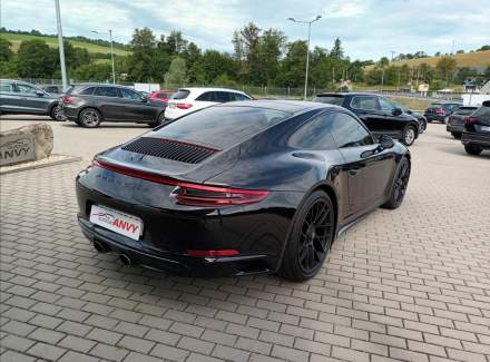 Porsche - 911