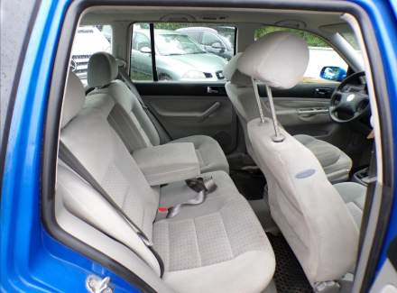 Volkswagen - Golf