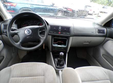 Volkswagen - Golf