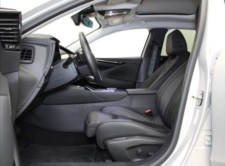 DS Automobiles - DS4