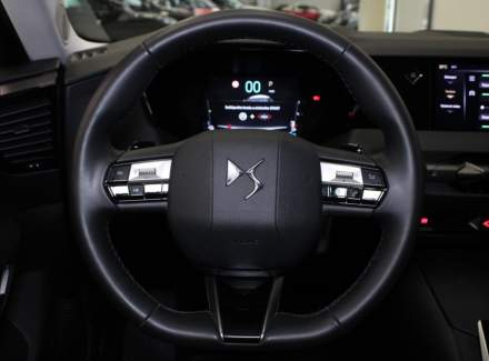 DS Automobiles - DS4