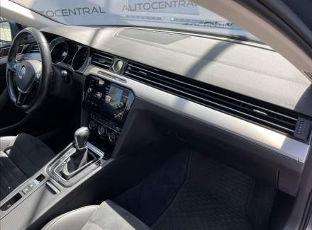 Volkswagen - Passat