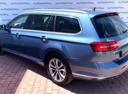 Volkswagen - Passat