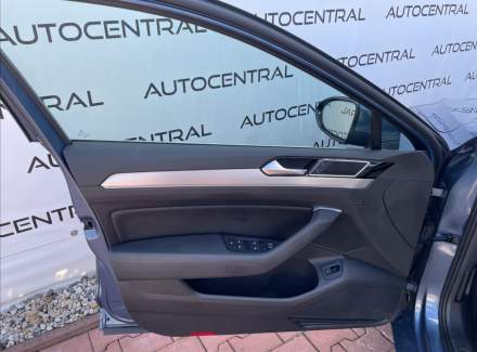 Volkswagen - Passat