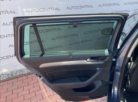 Volkswagen - Passat