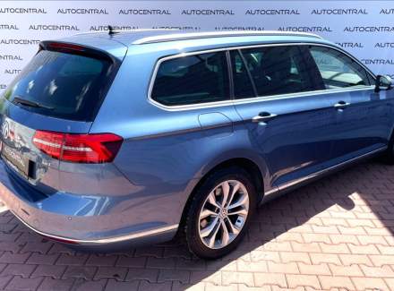Volkswagen - Passat