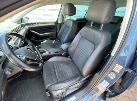Volkswagen - Passat