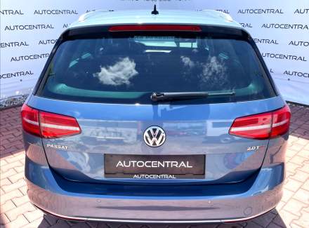 Volkswagen - Passat