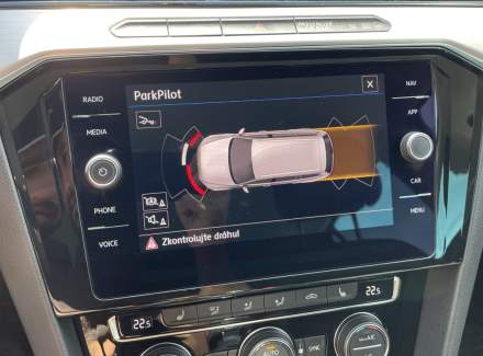Volkswagen - Passat