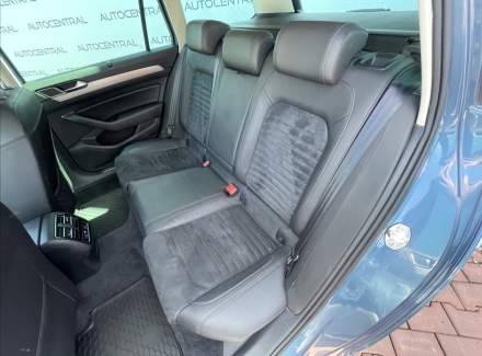 Volkswagen - Passat