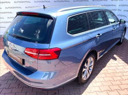 Volkswagen - Passat