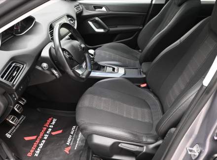 Peugeot - 308