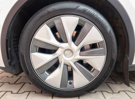 Tesla - Model Y