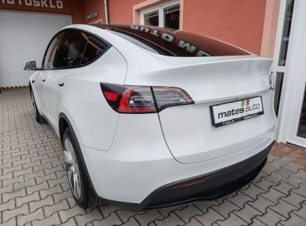 Tesla - Model Y