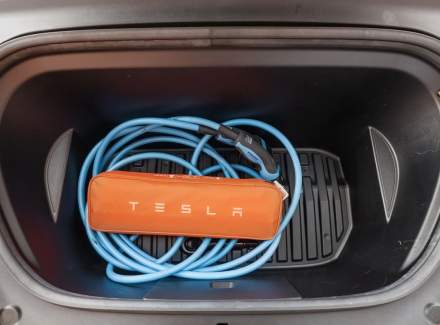 Tesla - Model Y