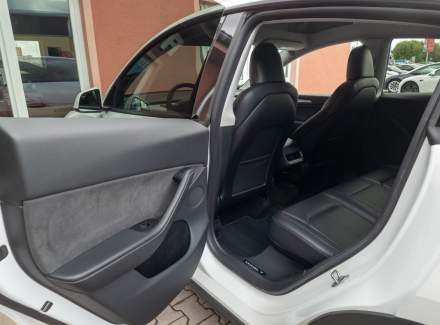 Tesla - Model Y