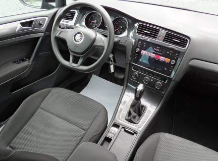 Volkswagen - Golf