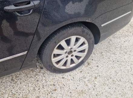 Volkswagen - Passat