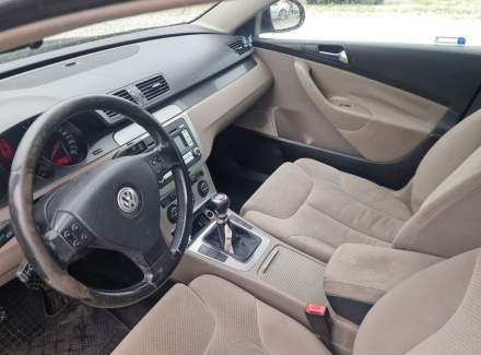 Volkswagen - Passat