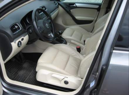 Volkswagen - Golf