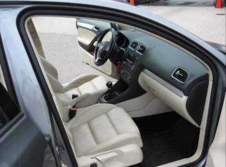 Volkswagen - Golf