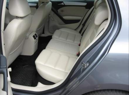 Volkswagen - Golf