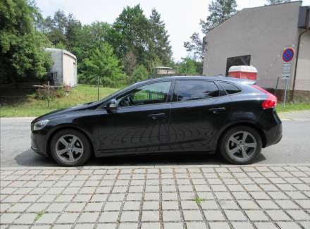 Volvo - V40
