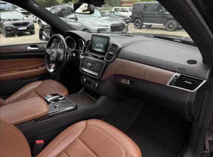Mercedes-Benz - GLS