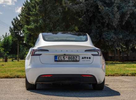 Tesla - Model 3