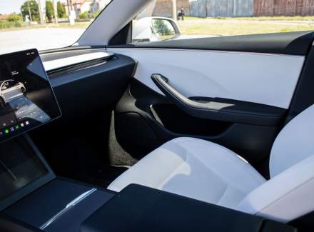 Tesla - Model 3