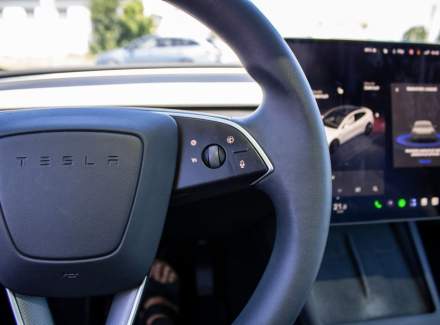 Tesla - Model 3