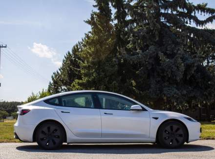 Tesla - Model 3