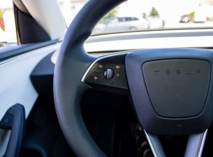 Tesla - Model 3
