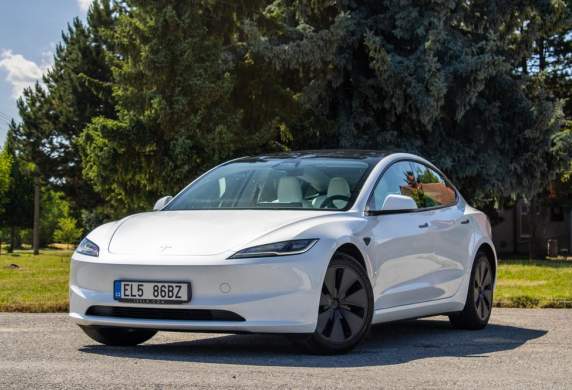 Tesla - Model 3